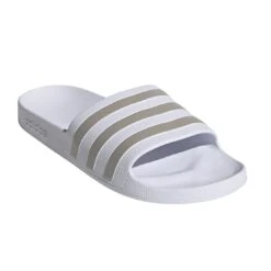 ADIDAS PERFORMANCE Adidas Badeschuhe Adilette Aqua 3-Streifen (Cloudfoam Fußbett, Vorgeformter EVA-Riemen) Weiss/platin - 1 Paar -Head || Wilson || YONEX Verkäufe adidas EF1730 adilette Aqua207 1105x1105 1