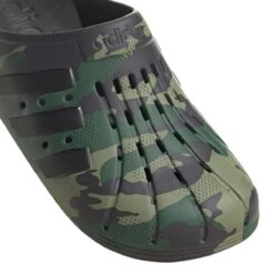ADIDAS PERFORMANCE Adidas Badeschuhe Adilette Clog 3-Streifen Camo Schwarz/grün - 1 Paar -Head || Wilson || YONEX Verkäufe adidas GW1050 ADilette Clog Sandale208 1200x1200 1