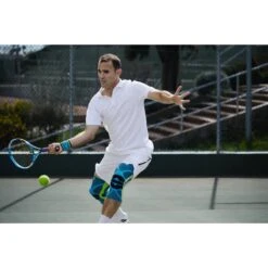 Bauerfeind Handgelenkbandage Blau/lime - 1 Stück 14 Bauerfeind Handgelenkbandage Blau/lime - 1 Stück -Head || Wilson || YONEX Verkäufe bauerfeindsports tennis kneesupport wriststrap print 0388 1200x1200 1